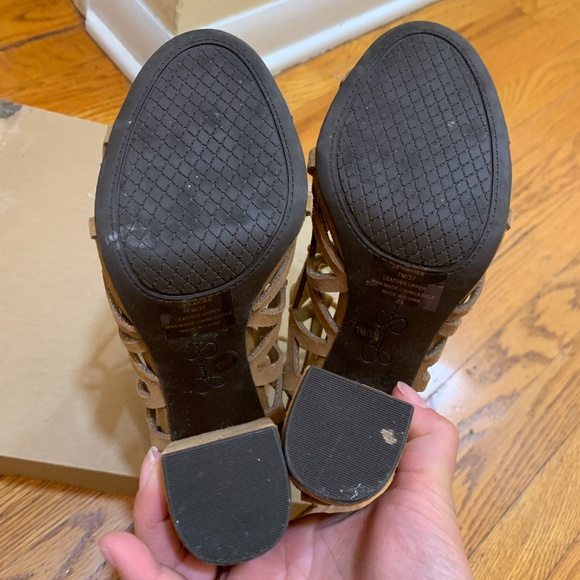 Tan Sandal Heel - Picture 4 of 6